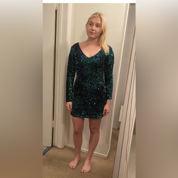 Romeo & Juliet Couture Green and Blue Sequin Dress - Picture 2 of 6